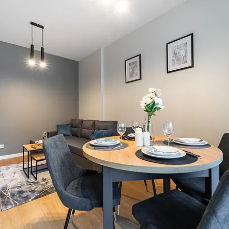 Kasprzaka29 Tower - View, 9th Floor, Balcony, Targi Expo - By Rentujemy Apartment